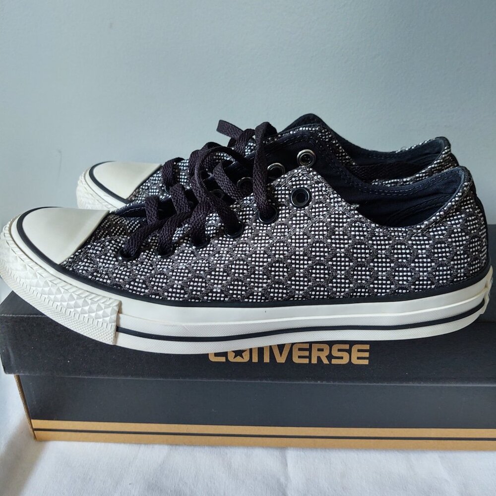 "CONVERSE" LOW TOP BLACK/THUNDER/WHITE SNEAKERS- MEN'S SIZE 7, WOMEN'S SIZE 9